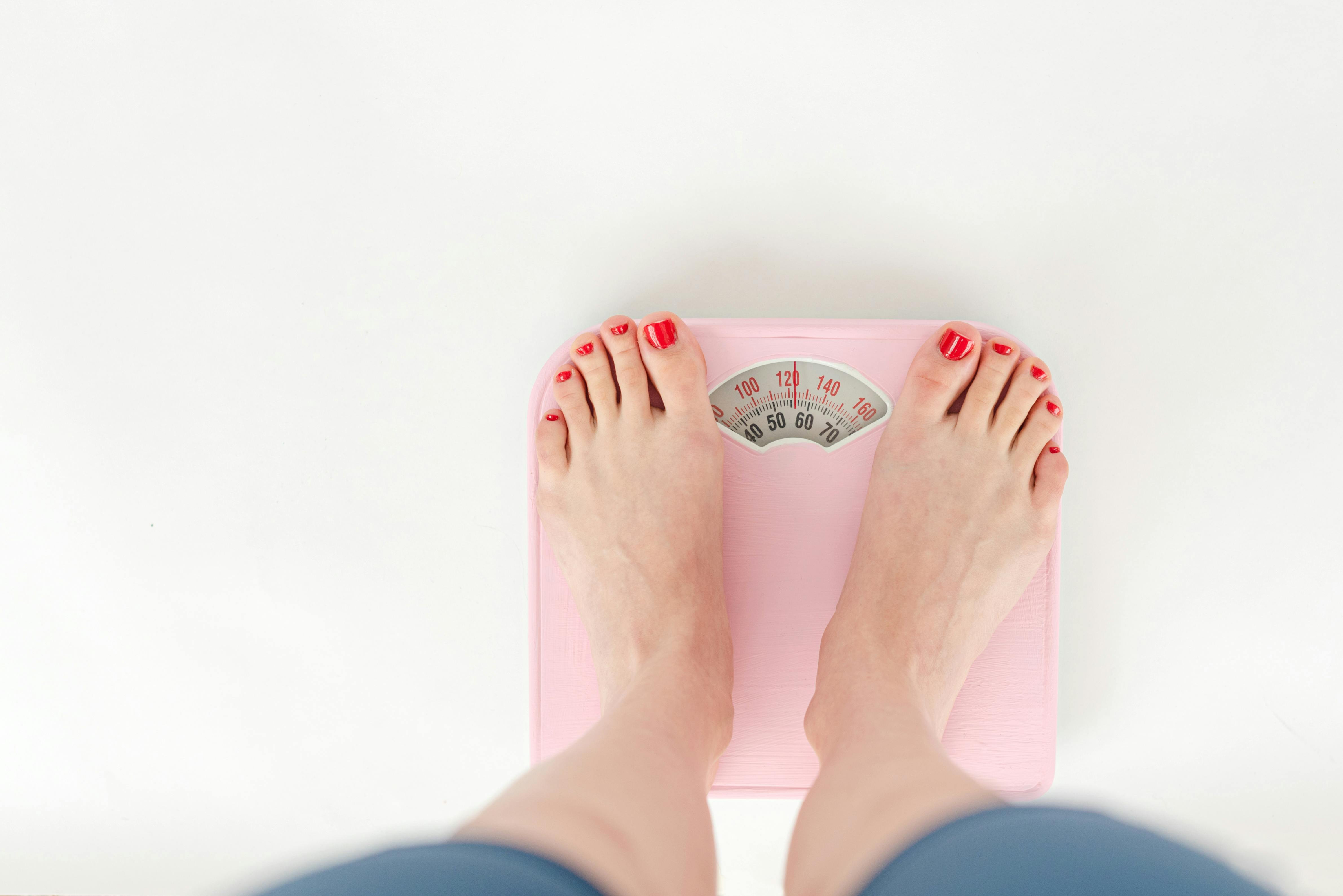Entenda como a cirurgia bariátrica ajuda no combate à obesidade e estratégias para ter sucesso a longo prazo.
