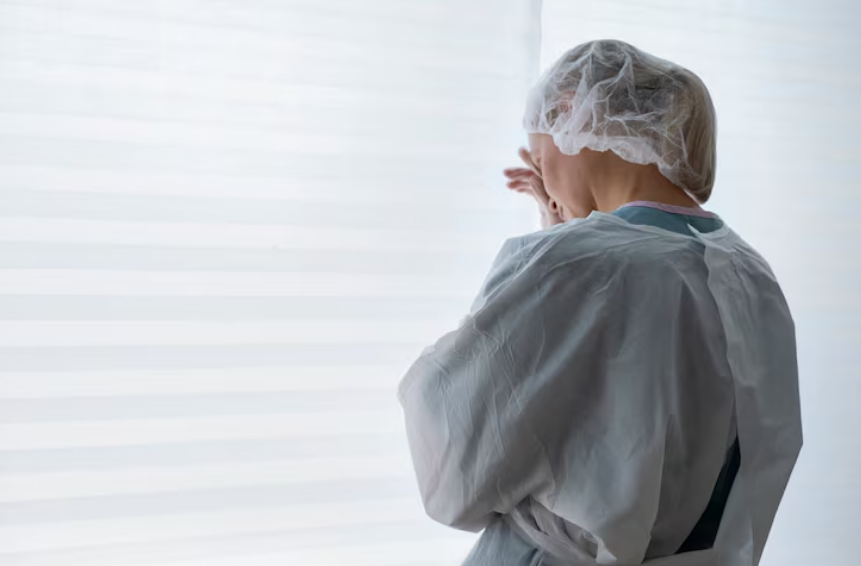 Profissional de saúde em ambiente hospitalar
